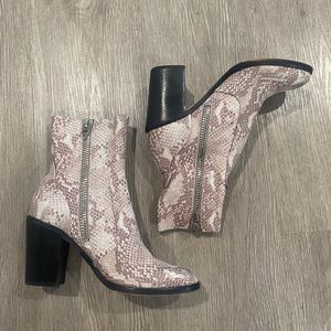 DOLCE VITA | SNAKE PRINT LEATHER BOOTS